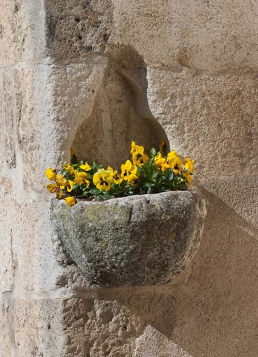 Bénitier à gauche de la porte latérale. © Région Bourgogne-Franche-Comté, Inventaire du patrimoine