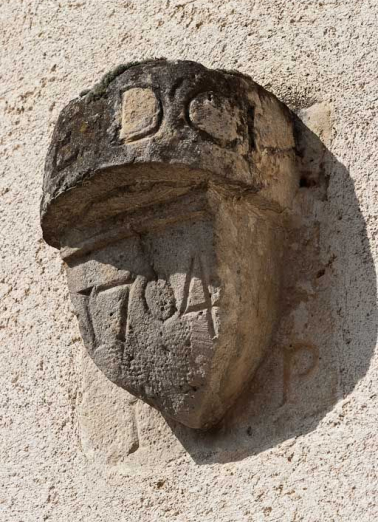 Console extérieure sur le mur de la sacristie. © Région Bourgogne-Franche-Comté, Inventaire du patrimoine