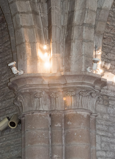 Vue d'un chapiteau d'un pilier de la croisée. © Région Bourgogne-Franche-Comté, Inventaire du patrimoine