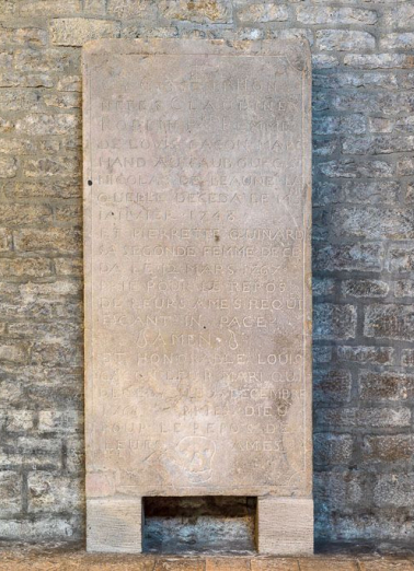 Dalle n°13. © Région Bourgogne-Franche-Comté, Inventaire du patrimoine