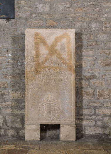 Dalle n°19. © Région Bourgogne-Franche-Comté, Inventaire du patrimoine