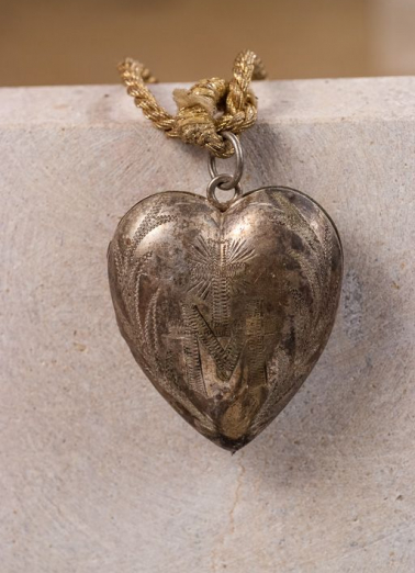 Ex-voto "Coeur de Marie". © Région Bourgogne-Franche-Comté, Inventaire du patrimoine