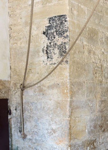 Traces de litre funéraire. © Région Bourgogne-Franche-Comté, Inventaire du patrimoine