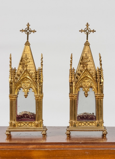 Vue d'ensemble des deux châsses-reliquaires. © Région Bourgogne-Franche-Comté, Inventaire du patrimoine