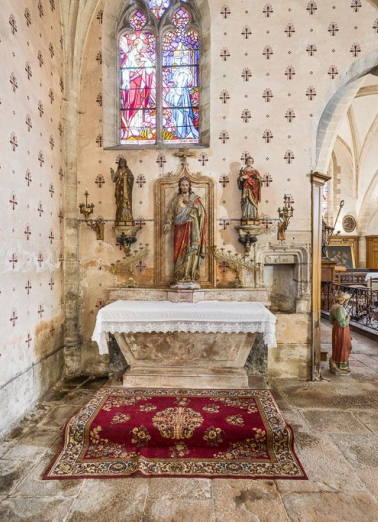 Autel de la chapelle nord. © Région Bourgogne-Franche-Comté, Inventaire du patrimoine