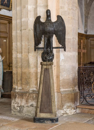 Vue d'ensemble de l'aigle-lutrin de gauche. © Région Bourgogne-Franche-Comté, Inventaire du patrimoine