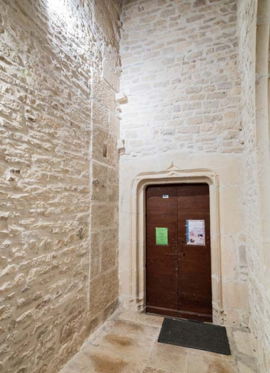 Porte d'entrée donnant dans la nef. © Région Bourgogne-Franche-Comté, Inventaire du patrimoine