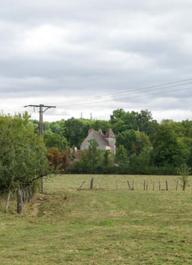 Le château vu de la Grande rue de Blaisy. © Région Bourgogne-Franche-Comté, Inventaire du patrimoine
