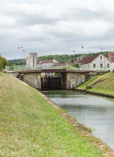 Vue d'ensemble du pont (en 2017). © Région Bourgogne-Franche-Comté, Inventaire du patrimoine