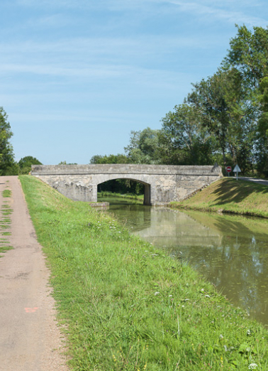 Vue d'ensemble du pont. © Région Bourgogne-Franche-Comté, Inventaire du patrimoine