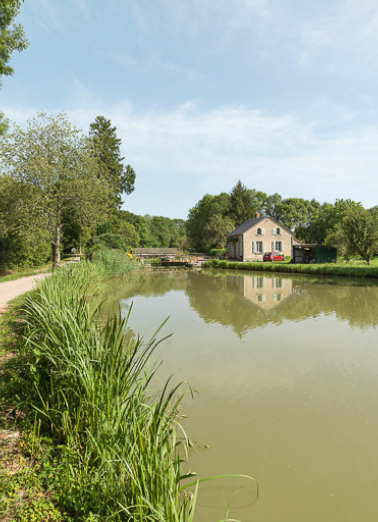 Vue d'ensemble du site d'écluse. © Région Bourgogne-Franche-Comté, Inventaire du patrimoine