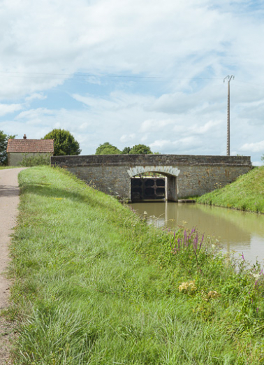 Vue d'ensemble du pont. © Région Bourgogne-Franche-Comté, Inventaire du patrimoine
