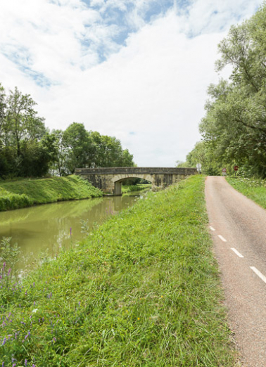 Vue d'ensemble du pont et du site. © Région Bourgogne-Franche-Comté, Inventaire du patrimoine