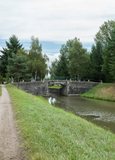 Vue d'ensemble du pont. © Région Bourgogne-Franche-Comté, Inventaire du patrimoine