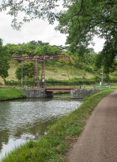Vue d'ensemble du pont. © Région Bourgogne-Franche-Comté, Inventaire du patrimoine