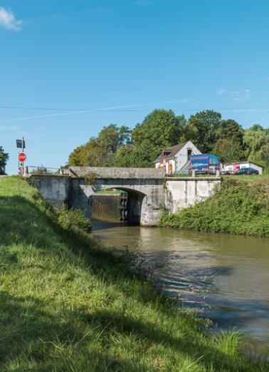 Vue d'ensemble du pont. © Région Bourgogne-Franche-Comté, Inventaire du patrimoine