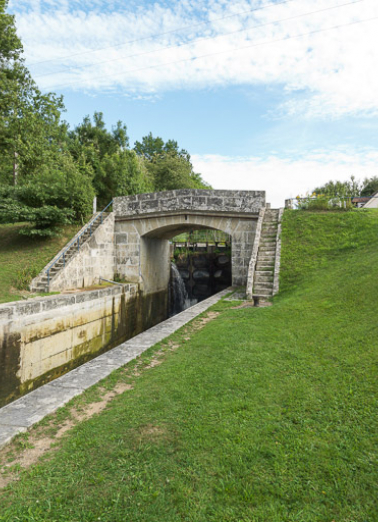 Vue d'ensemble du pont. © Région Bourgogne-Franche-Comté, Inventaire du patrimoine
