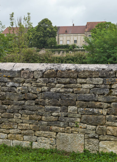 Vue du château. © Région Bourgogne-Franche-Comté, Inventaire du patrimoine