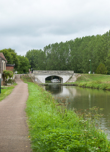 Vue d'ensemble du site et du pont. © Région Bourgogne-Franche-Comté, Inventaire du patrimoine