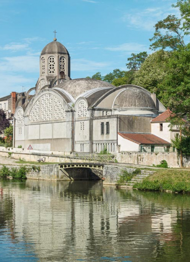 Vue d'ensemble depuis le canal du Nivernais. © Région Bourgogne-Franche-Comté, Inventaire du patrimoine