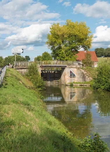 Vue d'ensemble du pont. © Région Bourgogne-Franche-Comté, Inventaire du patrimoine