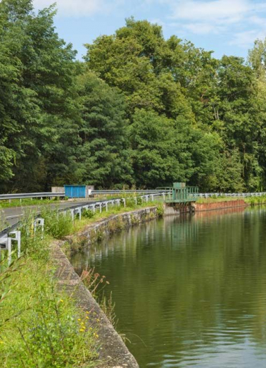 Vue de l'aqueduc et du déversoir à trois vannes. © Région Bourgogne-Franche-Comté, Inventaire du patrimoine