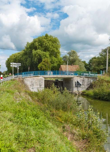 Vue d'ensemble du pont. © Région Bourgogne-Franche-Comté, Inventaire du patrimoine