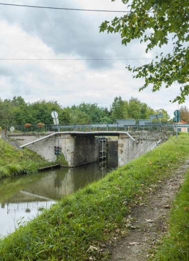 Vue d'ensemble du pont. © Région Bourgogne-Franche-Comté, Inventaire du patrimoine