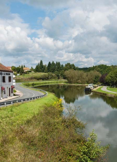 Vue du port. © Région Bourgogne-Franche-Comté, Inventaire du patrimoine