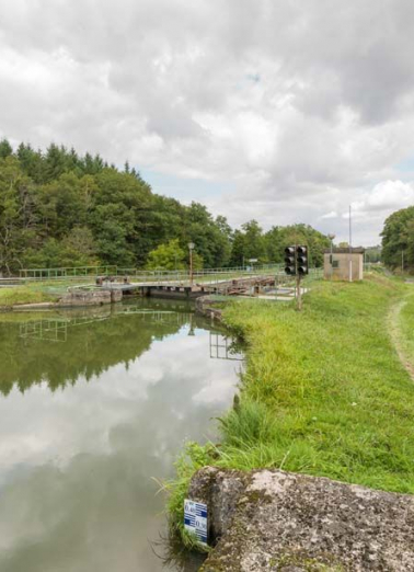 Vue d'ensemble du site d'écluse. © Région Bourgogne-Franche-Comté, Inventaire du patrimoine