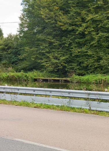 Vue du déversoir. © Région Bourgogne-Franche-Comté, Inventaire du patrimoine Vue du déversoir. © Région Bourgogne-Franche-Comté, Inventaire du patrimoine