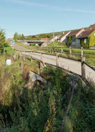 Vue de l'aqueduc. © Région Bourgogne-Franche-Comté, Inventaire du patrimoine