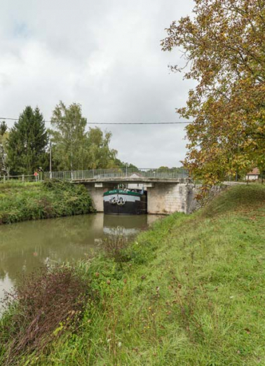 Vue d'ensemble du pont. © Région Bourgogne-Franche-Comté, Inventaire du patrimoine