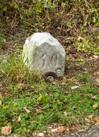Vue d'ensemble de la borne. © Région Bourgogne-Franche-Comté, Inventaire du patrimoine