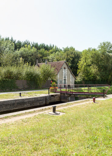 Vue du site d'écluse. © Région Bourgogne-Franche-Comté, Inventaire du patrimoine