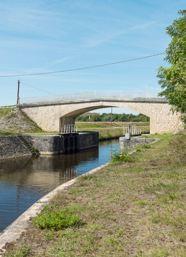 Vue d'ensemble du pont. © Région Bourgogne-Franche-Comté, Inventaire du patrimoine