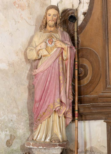 Statue de Jésus montrant son coeur et ses plaies. © Région Bourgogne-Franche-Comté, Inventaire du patrimoine