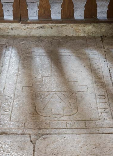 Vue d'ensemble de la dalle 4. © Région Bourgogne-Franche-Comté, Inventaire du patrimoine