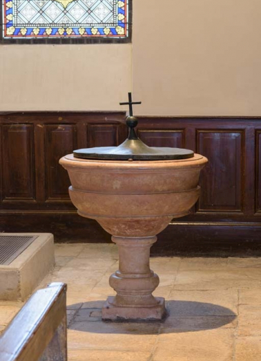 Fonts baptismaux : vue d'ensemble. © Région Bourgogne-Franche-Comté, Inventaire du patrimoine