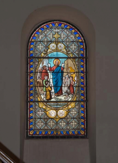 Verrière de Jésus bénissant les enfants. © Région Bourgogne-Franche-Comté, Inventaire du patrimoine