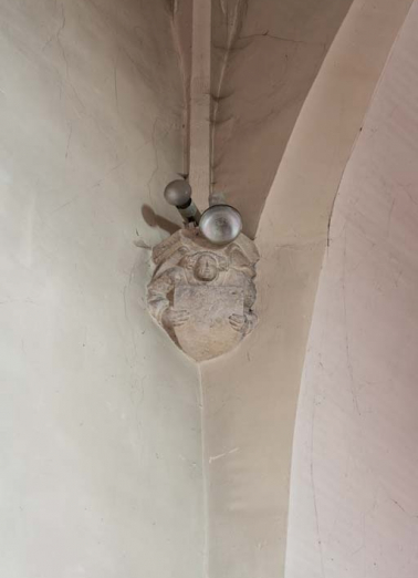 Culot de la croisée du transept. © Région Bourgogne-Franche-Comté, Inventaire du patrimoine