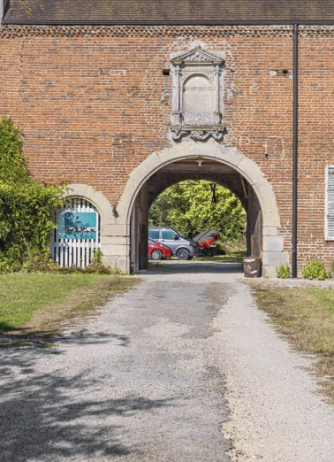 Bâtiment de l'ancien château : porte cochère et piétonne. © Région Bourgogne-Franche-Comté, Inventaire du patrimoine