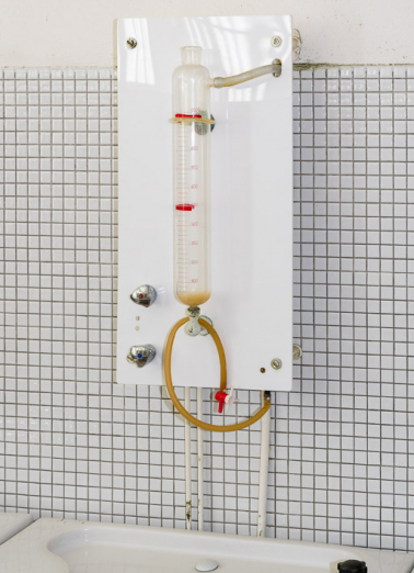 Salle de pulvérisation des enfants, irrigation nasale. © Région Bourgogne-Franche-Comté, Inventaire du patrimoine Salle de pulvérisation des enfants, irrigation nasale. © Région Bourgogne-Franche-Comté, Inventaire du patrimoine