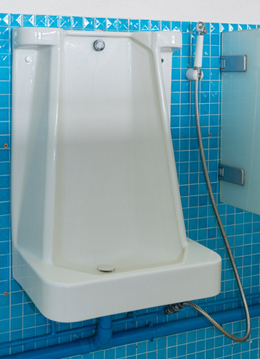 Salle des voies respiratoires, gargarisme. © Région Bourgogne-Franche-Comté, Inventaire du patrimoine Salle des voies respiratoires, gargarisme. © Région Bourgogne-Franche-Comté, Inventaire du patrimoine