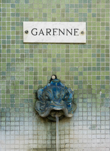 Hall des sources, source Garenne. © Région Bourgogne-Franche-Comté, Inventaire du patrimoine Hall des sources, source Garenne. © Région Bourgogne-Franche-Comté, Inventaire du patrimoine