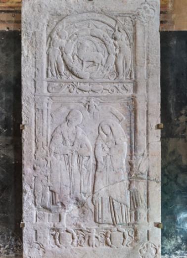 dalle funéraire © Région Bourgogne-Franche-Comté, Inventaire du patrimoine  dalle funéraire © Région Bourgogne-Franche-Comté, Inventaire du patrimoine