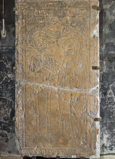 dalle funéraire © Région Bourgogne-Franche-Comté, Inventaire du patrimoine  dalle funéraire © Région Bourgogne-Franche-Comté, Inventaire du patrimoine