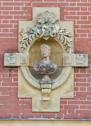 buste © Région Bourgogne-Franche-Comté, Inventaire du patrimoine  buste © Région Bourgogne-Franche-Comté, Inventaire du patrimoine