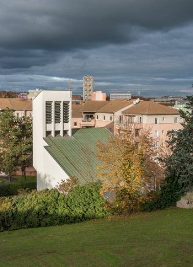 temple clocher immeuble à logements © Région Bourgogne-Franche-Comté, Inventaire du patrimoine  temple clocher immeuble à logements © Région Bourgogne-Franche-Comté, Inventaire du patrimoine