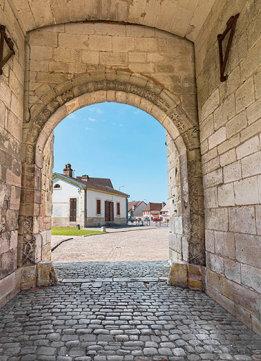  fortification d'agglomération porte de ville corps de garde © Région Bourgogne-Franche-Comté, Inventaire du patrimoine